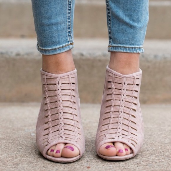 A Mermaid’s Epiphany Shoes - 🆕LAST PAIR 💔 Mia Woven Booties In Blush